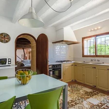 Garrovar Beautiful House For 6 People Located In Heart Of Old Town Villa