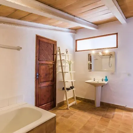 Garrovar Beautiful House For 6 People Located In Heart Of Old Town Pollenca