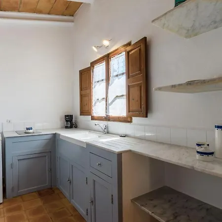 Garrovar Beautiful House For 6 People Located In Heart Of Old Town Villa