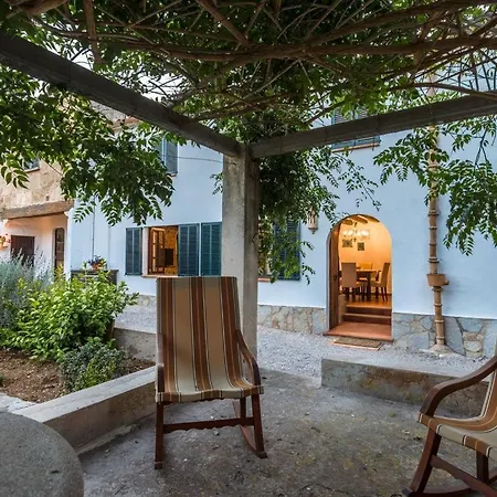 Garrovar Beautiful House For 6 People Located In Heart Of Old Town Villa